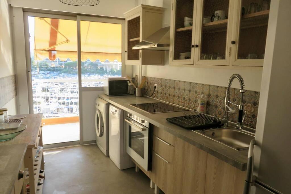 Appartement Lumineux 6 Places Avec Vue Sur Marina Mandelieu Exteriör bild
