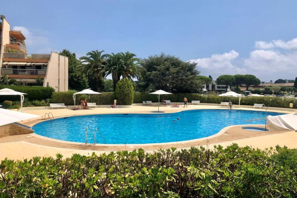 Appartement Lumineux 6 Places Avec Vue Sur Marina Mandelieu Exteriör bild